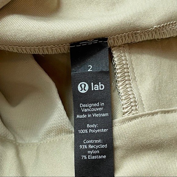 NWT LULULEMON LAB High Rise Woven Jogger in Trench - Size 2 - Picture 3 of 15